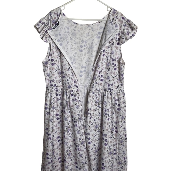 Woman's Dress-Plus size, Floral, Flutter Sleeve, Soft, Lightweight - Picture 3 of 11